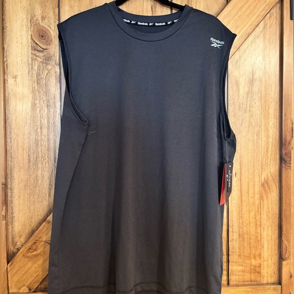 Reebok Men’s Sleeveless Black Athletic Tech T-shirt Size Large NWT - Picture 2 of 5